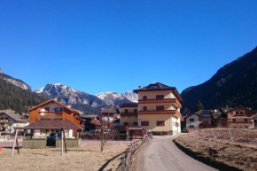 MirarMonti nel cuore di Pozza con i tuoi animali Pozza Di Fassa